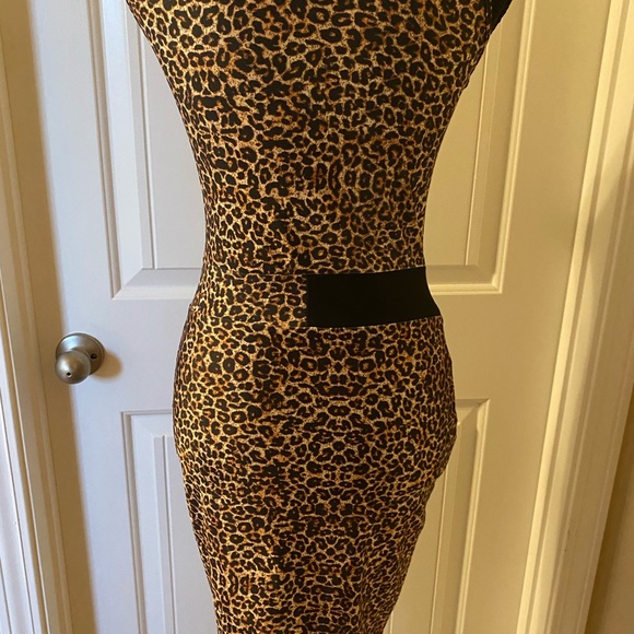 Sleeveless Midi Dress - Picture 2 of 2